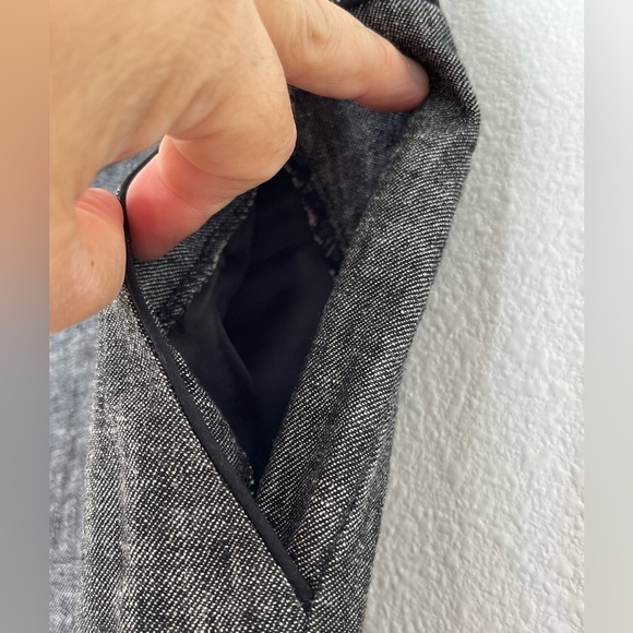 A Byer Black Linen Look Slacks Mid Rise Flared Leg
Business Casual Wear size 11 - Picture 4 of 6